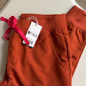 FIGS dirty chai zamora jogger petite